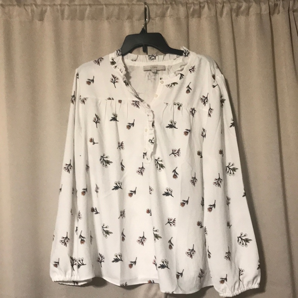 COPY - Lovely floral top perfect for work and play